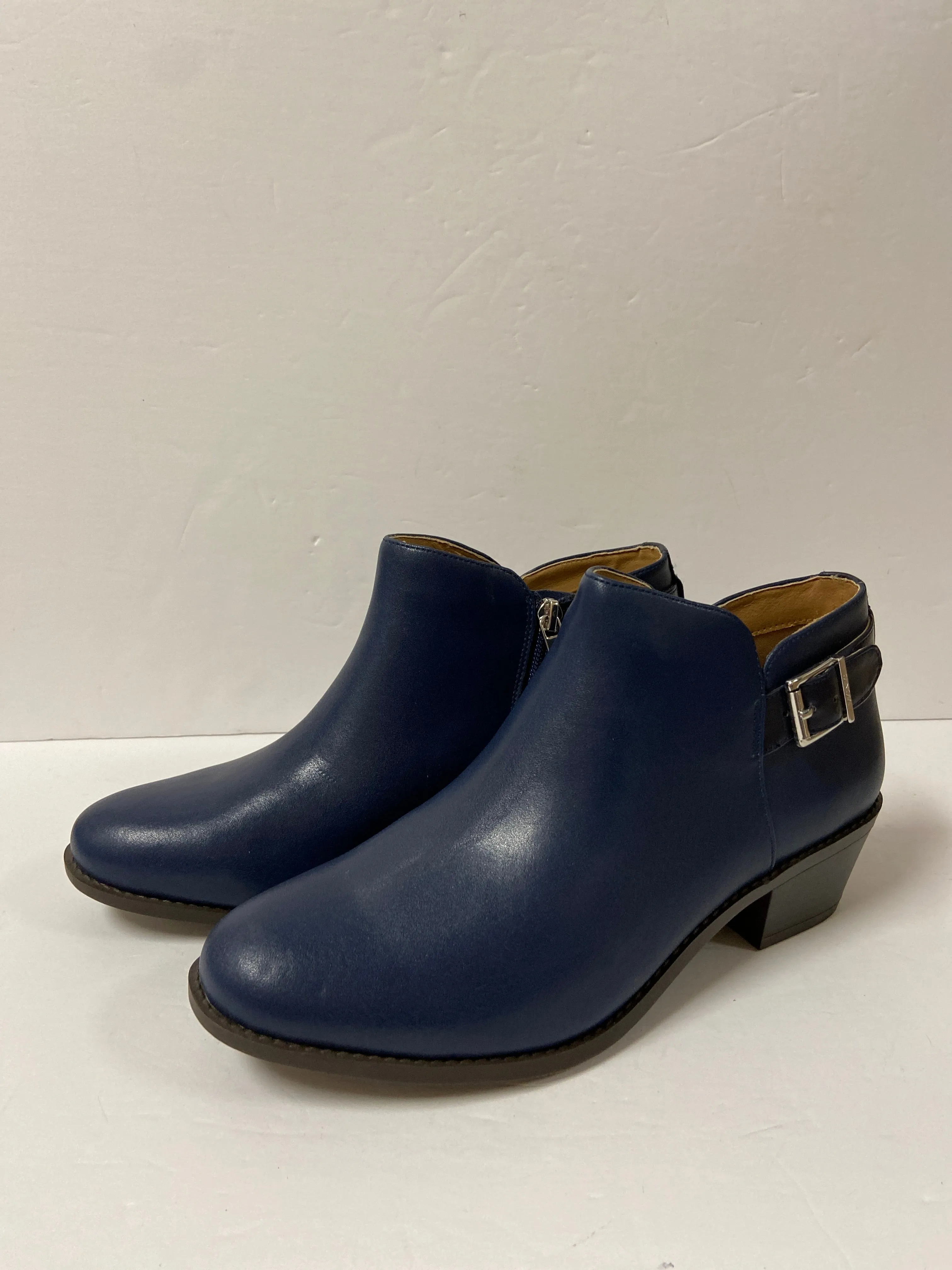 Boots Ankle Flats By Vionic  Size: 9