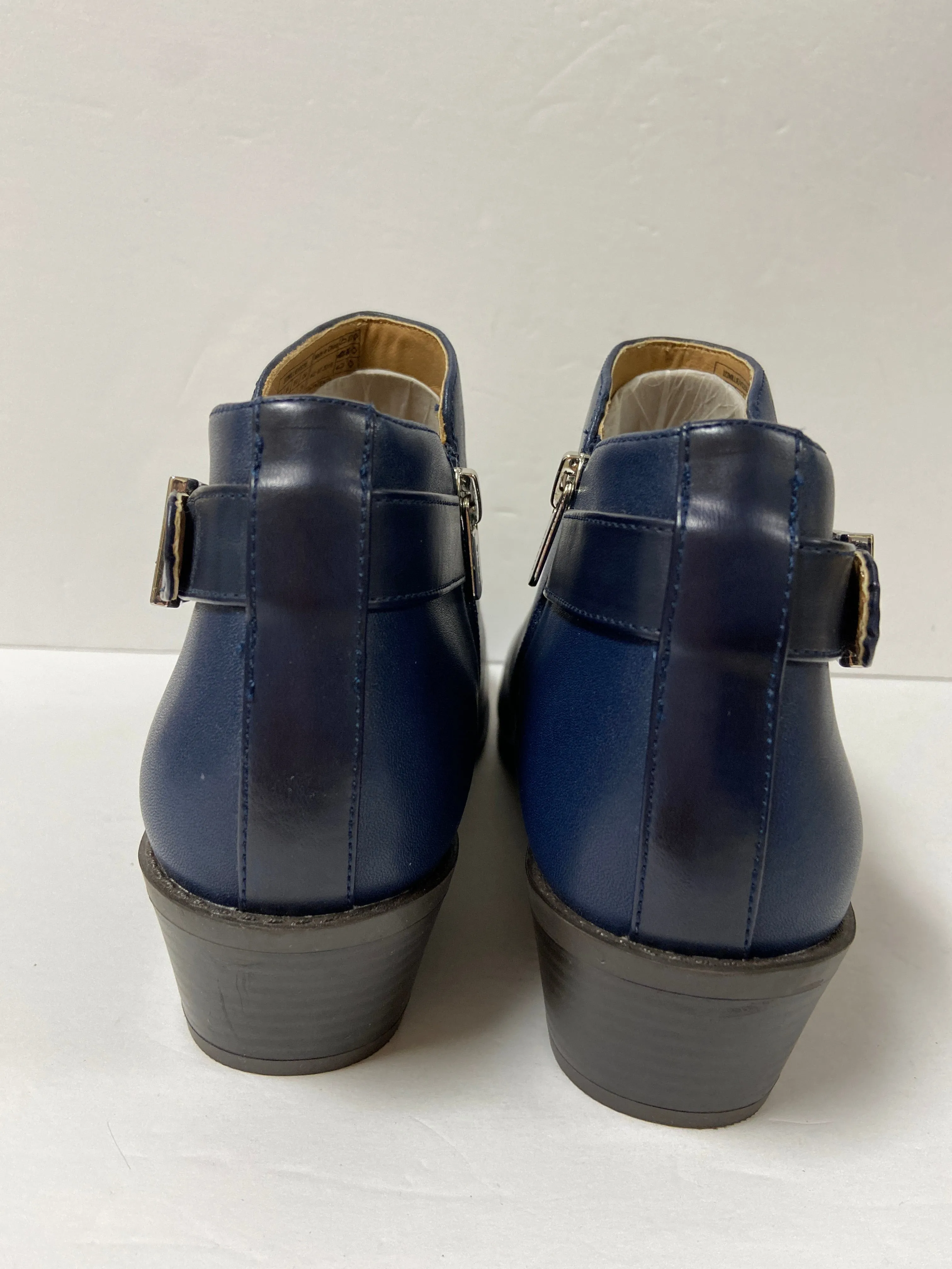 Boots Ankle Flats By Vionic  Size: 9