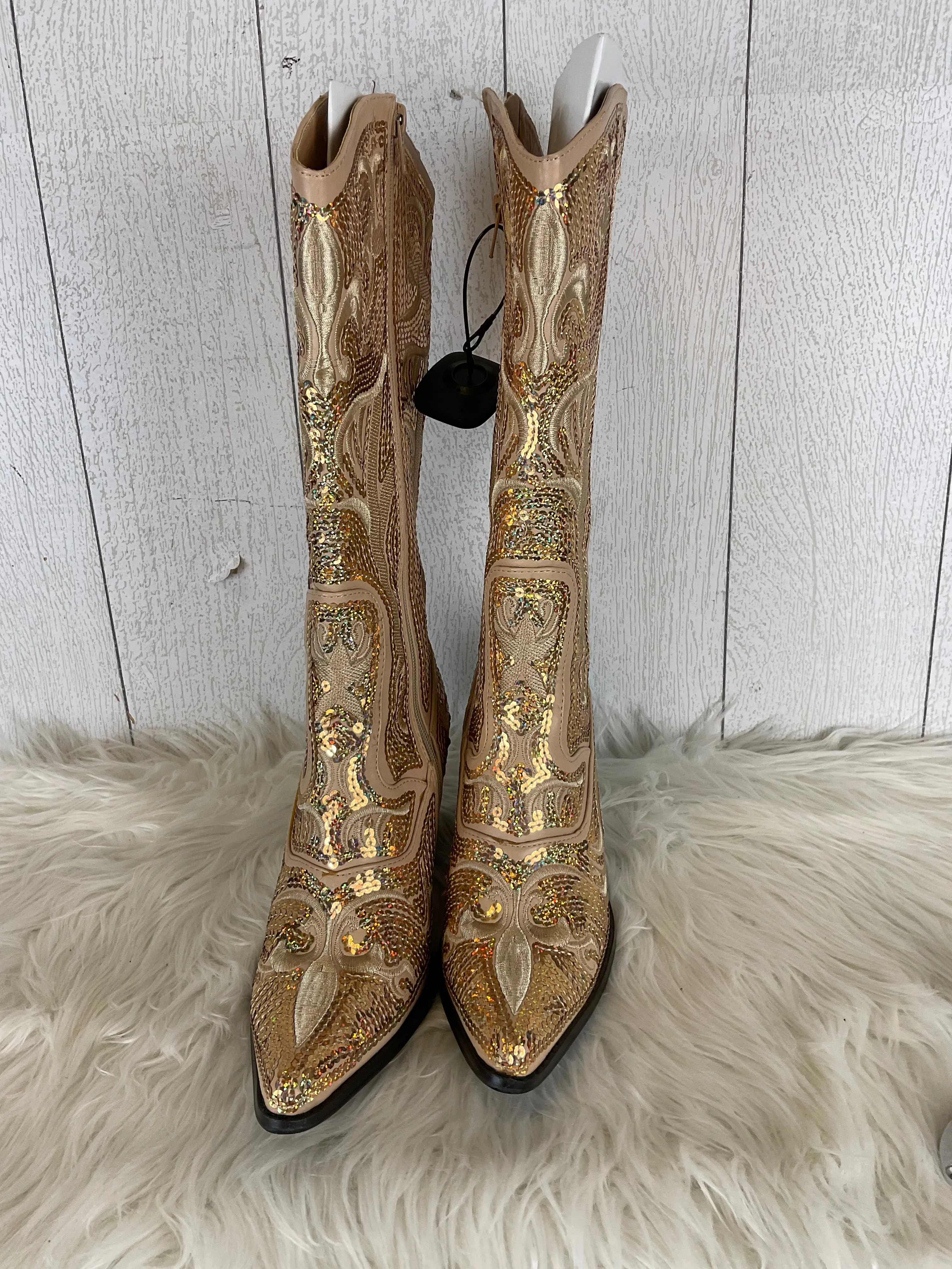 Boots Knee Flats By Clothes Mentor In Gold, Size: 7